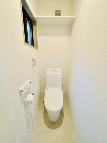 梅津林口町　新築戸建のトイレ