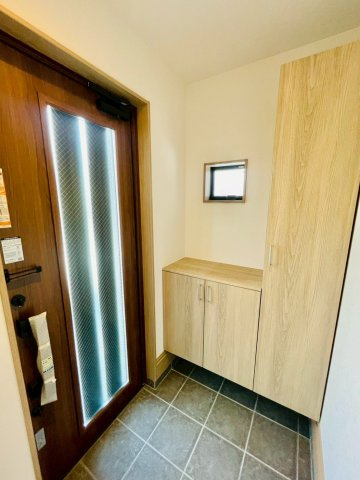 梅津林口町　新築戸建の玄関
