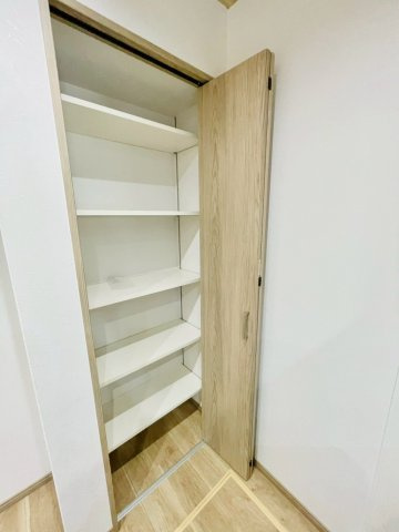 梅津林口町　新築戸建の収納