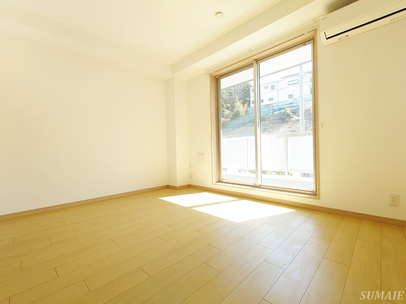 ノースガーデンの居間・リビング|洋室です☆