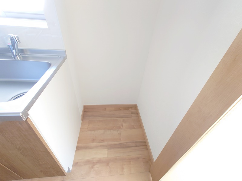 ノースガーデンのキッチン|冷蔵庫置き場です☆