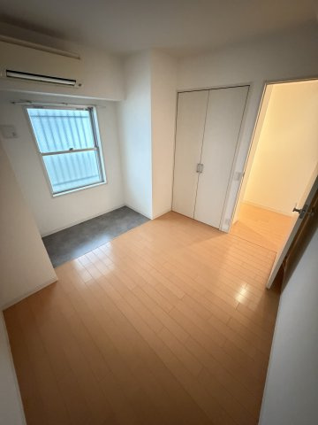 URBAN FLATS中之島 (旧 LaDouceur中之島)の寝室