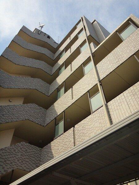 スカイコート駒場東大前の外観