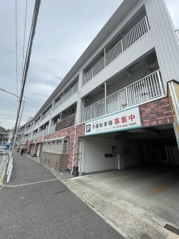 プリオーレリベルタの駐車場