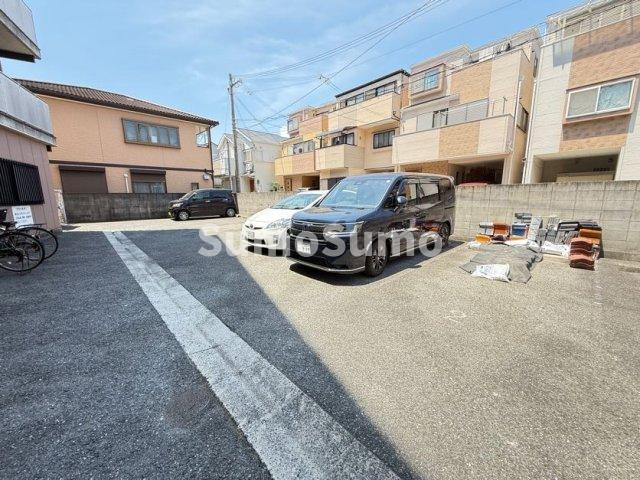 コモドカーサ魚崎の駐車場|駐車場があるので、車を買う予定の方も安心です