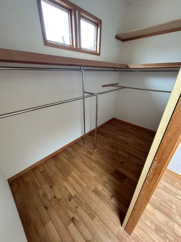 芦屋市翠ケ丘町戸建の収納