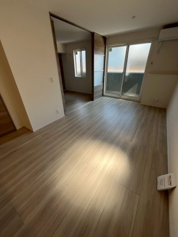 コンフォータブル武庫川の居間・リビング