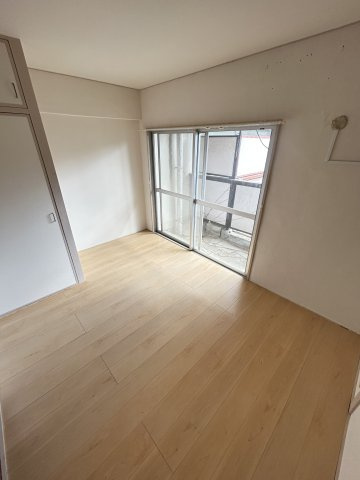 マンションやのの洋室