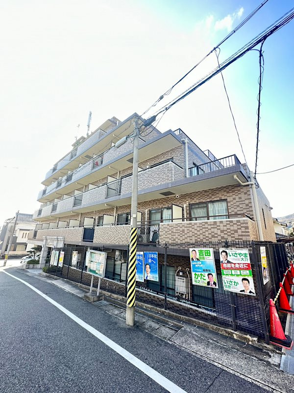 ワコーレ六甲アーベインの外観