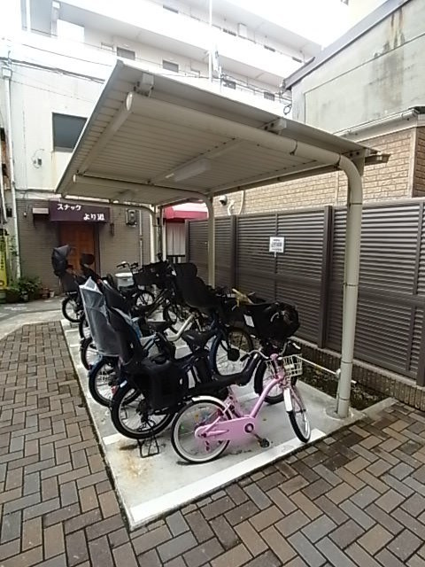 プレサンスロジェ甲子園口の外観