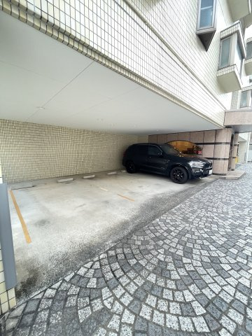 ソレイユ六甲の駐車場