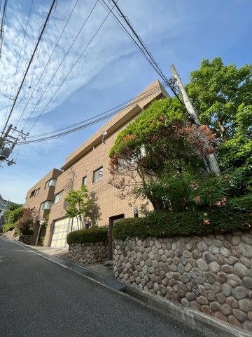 グランドメゾン苦楽園の外観
