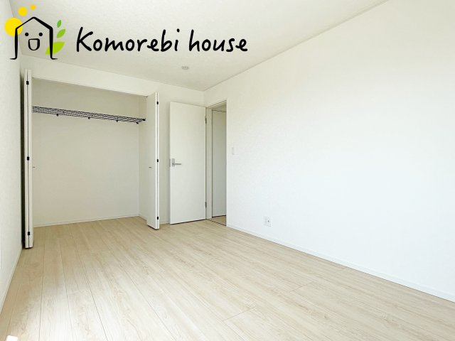 上尾市領家　第2　新築一戸建て　クレイドルガーデン　06の寝室|使い勝手のいい寝室です