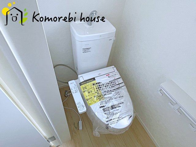 上尾市領家　第2　新築一戸建て　クレイドルガーデン　06のトイレ|ゆったりとした空間のトイレです