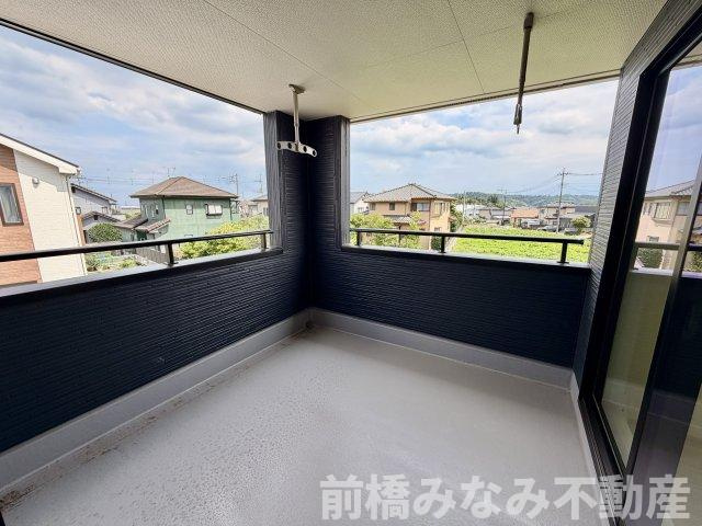 【新築】安中市板鼻　３号棟(全３棟)　リーブルガーデン　新築建売分譲のバルコニー|お洗濯にも便利なバルコニー付き