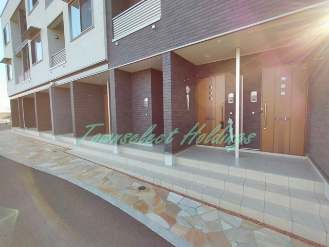 藤沢市石川１丁目のアパートのエントランス