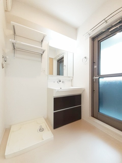 藤沢市石川１丁目のアパートの洗面所