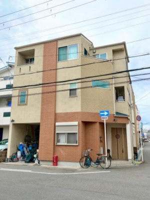 【外観】 | 戸建 大阪市城東区東中浜７丁目 | サンディ、コーナン、しまむらが徒歩4分で日々の暮らしにも大変便利な住環境です。
