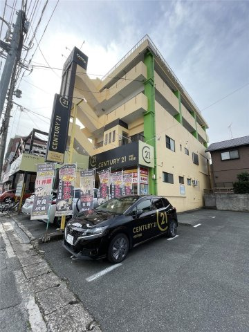平野第二ビルの外観|黄色が特徴の外観です