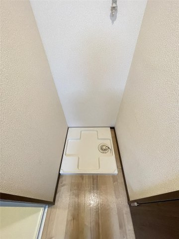 平野第二ビルの洗面所|室内に洗濯機置き場があります