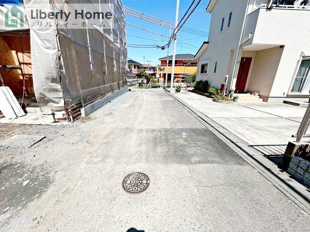日立市東大沼町3期　新築戸建　A号棟の前面道路含む現地写真