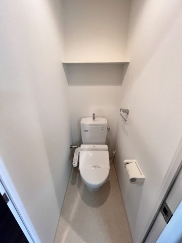 大阪市都島区東野田町１丁目の賃貸マンションのトイレ