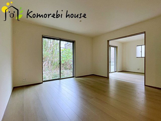 さいたま市北区本郷町1065番　新築一戸建て　ハートフルタウン　Gの居間・リビング|26.5.28　撮影済み
