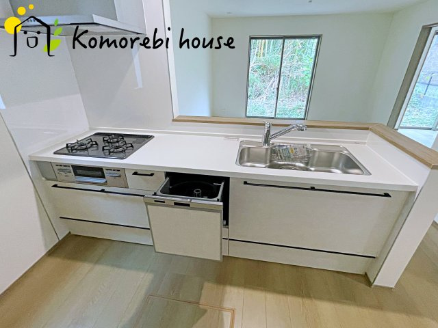 さいたま市北区本郷町1065番　新築一戸建て　ハートフルタウン　Gのキッチン|26.5.28　撮影済み