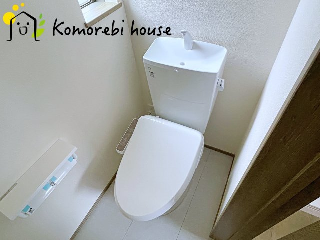 さいたま市北区本郷町1065番　新築一戸建て　ハートフルタウン　Gのトイレ|26.5.28　撮影済み