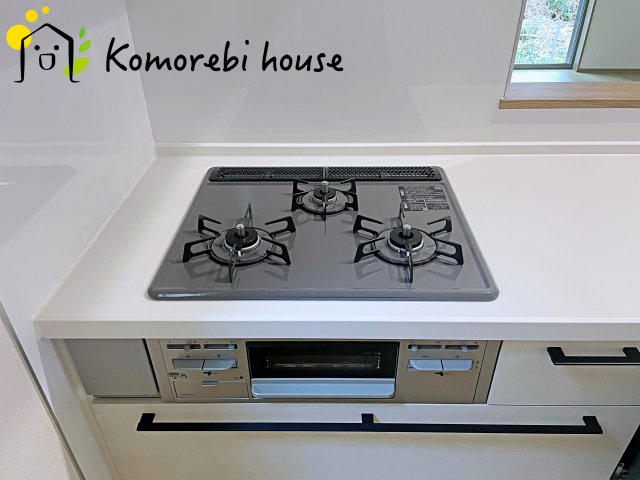 さいたま市北区本郷町1065番　新築一戸建て　ハートフルタウン　Gのキッチン|26.5.28　撮影済み
