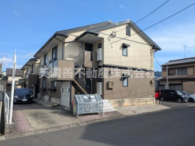 ６６６８３　岐阜市福光西アパートの外観