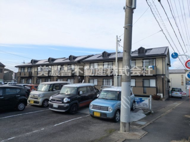 ６６６８３　岐阜市福光西アパートの外観