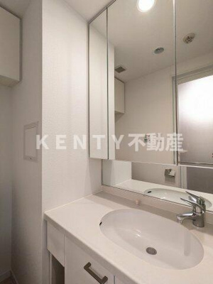 【洗面所】 | エムジー目黒駅前 | ゆったりとスペースのある洗面所