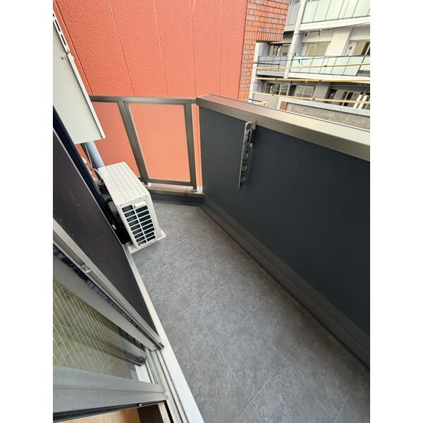 ゼクス九条のバルコニー