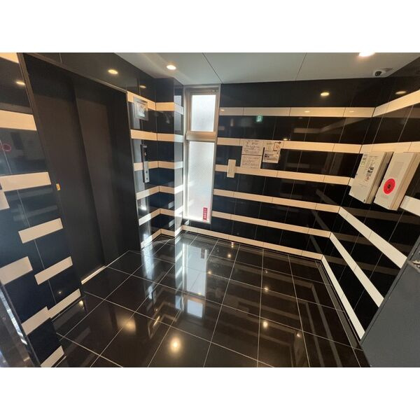 ゼクス九条のロビー