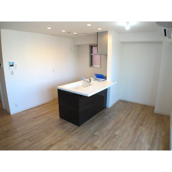 ゼクス九条の居間・リビング