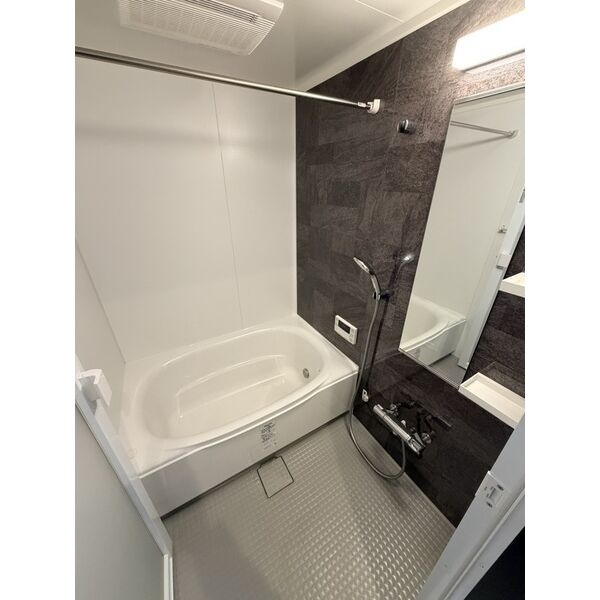 ゼクス九条の浴室