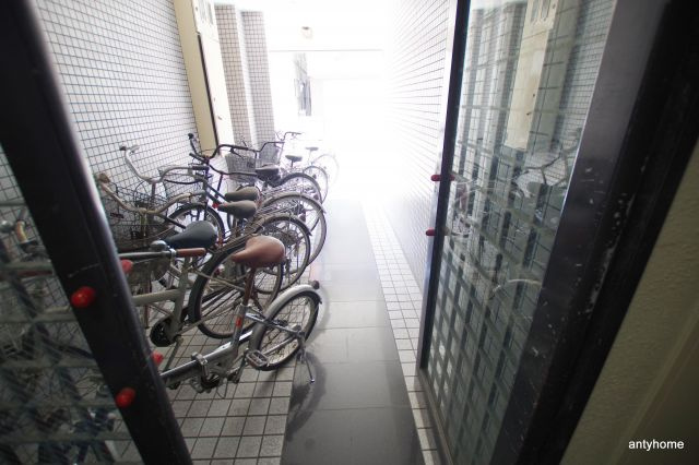 ホワイトハウス3番館　仲介手数料無料の駐車場