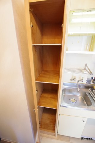 ホワイトハウス3番館　仲介手数料無料の収納