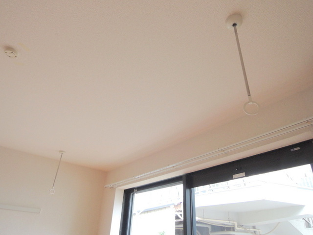 ウィスタリア沼袋の内装|★雨の日でも便利な室内物干しフック★