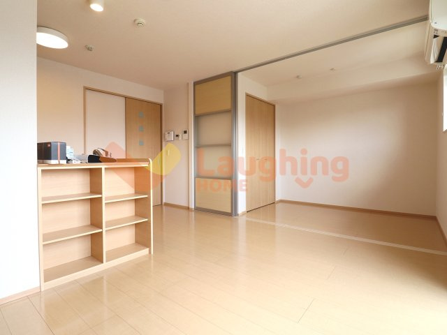 ウィン・レーベンⅡの居間・リビング|ゆったりとした居間です