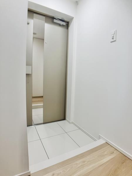 ＰＲＥＭＩＵＭ　ＣＵＢＥ　上野の玄関|きれいな玄関です