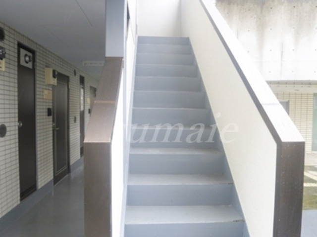 フレールのその他共用部分|共用階段です。