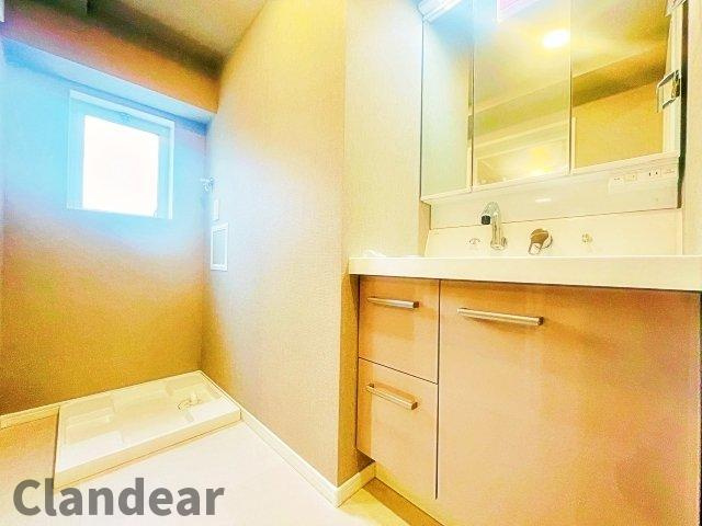 グリーンキャピタル金町の独立洗面台|ドキドキの新生活も、安心してスタート。ぴったりの住まいを見つけませんか？クランディアが一緒に住まい選びをサポートします‼　まずは、お気軽にお問合せください　＃クランディア