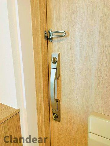 グリーンキャピタル金町の玄関|ドキドキの新生活も、安心してスタート。ぴったりの住まいを見つけませんか？クランディアが一緒に住まい選びをサポートします‼　まずは、お気軽にお問合せください　＃クランディア