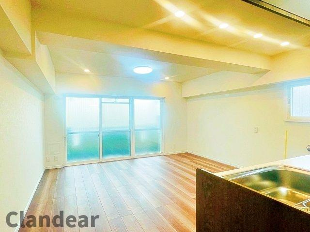 グリーンキャピタル金町の居間・リビング|ドキドキの新生活も、安心してスタート。ぴったりの住まいを見つけませんか？クランディアが一緒に住まい選びをサポートします‼　まずは、お気軽にお問合せください　＃クランディア