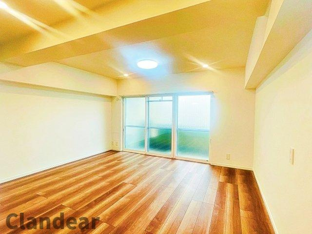 グリーンキャピタル金町の居間・リビング|ドキドキの新生活も、安心してスタート。ぴったりの住まいを見つけませんか？クランディアが一緒に住まい選びをサポートします‼　まずは、お気軽にお問合せください　＃クランディア