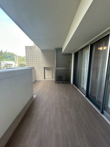 デュオヒルズ秋谷のバルコニー|広々としたバルコニーです