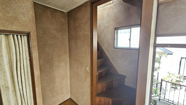 富士見町3丁目中古戸建の洋室|明るい洋室です
