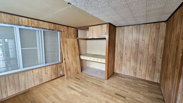 富士見町3丁目中古戸建の内装|明るい色調の室内です